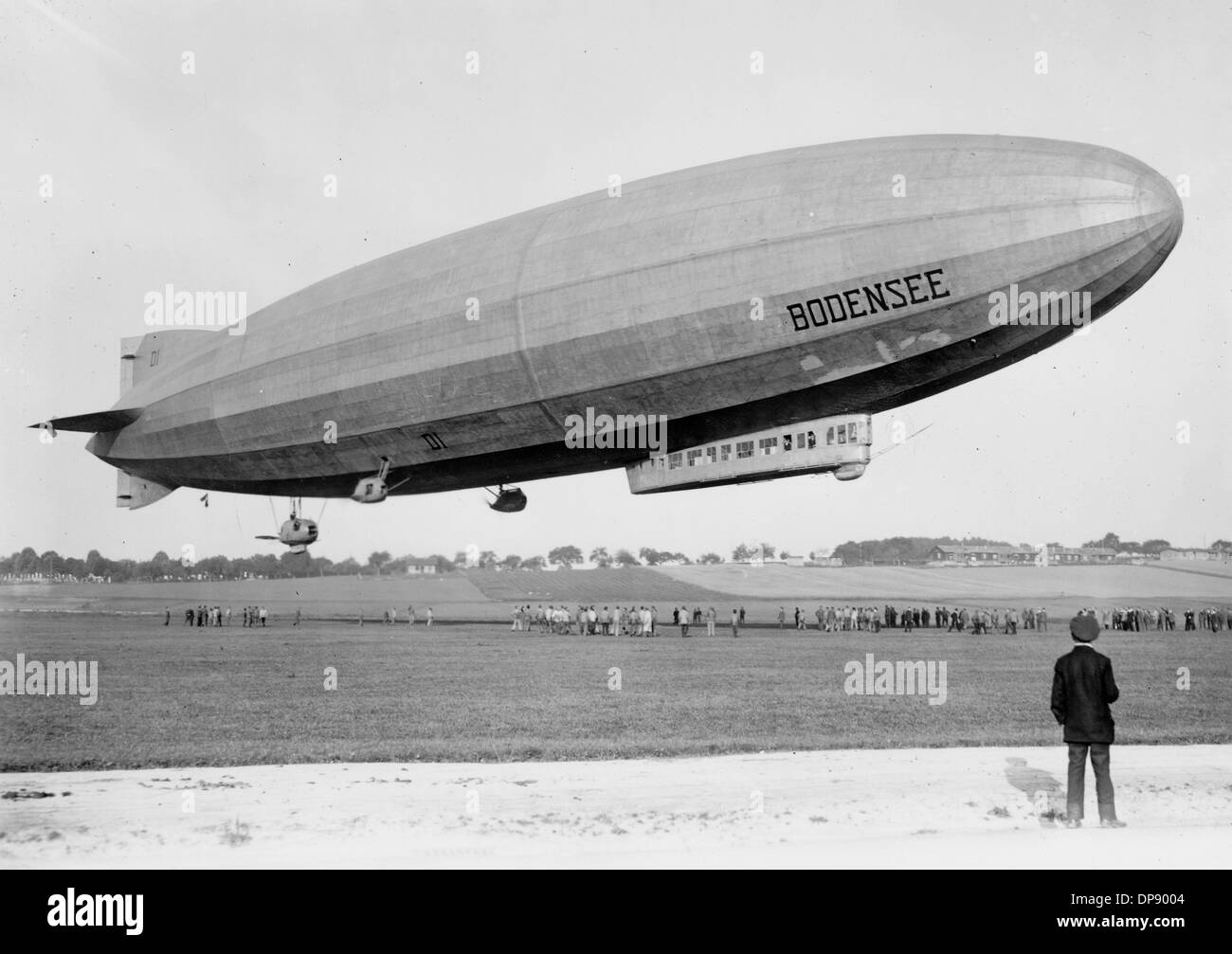 View of the Zeppelin LZ 120 'Bodensee' around 1920. Location and date unknown. The first airship for passenger service built after World War I was constructed in 1919 in Friedrichshafen, Germany. In 1921, the ship had to be handed over to Italy in the context of the reparations of the Treaty of Versailles and renamed into 'Esperia' on 2 September 1921. [Irregularities in quality are due to its historical original.] Fotoarchiv für Zeitgeschichte Stock Photo