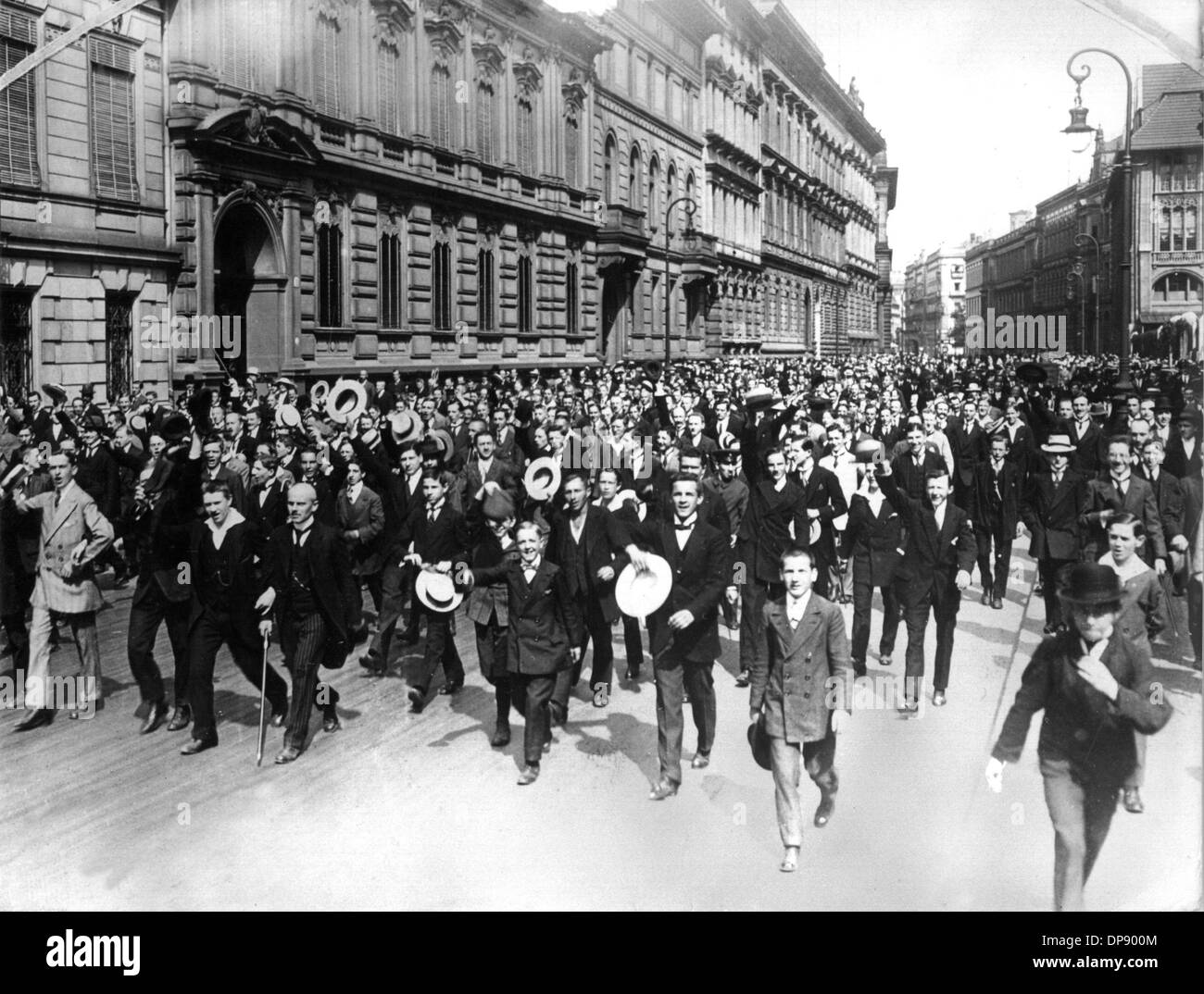 Young and old men demonstrate in Berlin on the 1st of August in 1914 shortly after the outbreak of World War I. Emperor Wilhelm II. announced the general mobilisation. Set off by the deadly shots on Austrian heir to the throne Franz Ferdinand by Serbian nationalists on the 28th of June in 1914 in Sarajevo, World War I broke out. Stock Photo