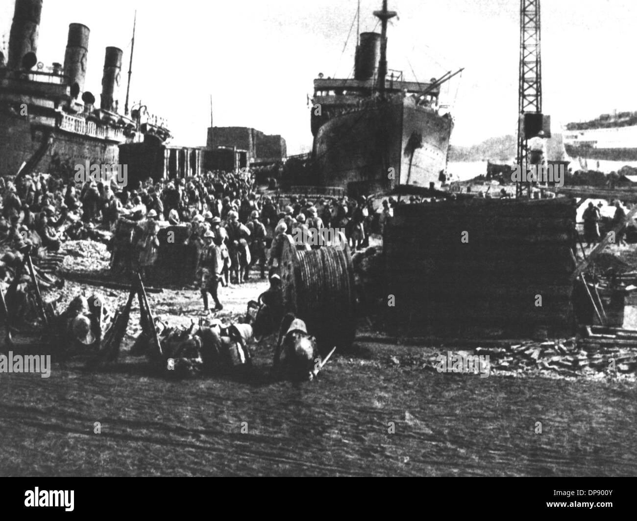 Boarding of French troops for the Orient Front in the harbour of Toulon in October 1915. Set off by the deadly shots on Austrian heir to the throne Franz Ferdinand by Serbian nationalists on the 28th of June in 1914 in Sarajevo, World War I broke out. During World War I, Germany, Austria, Austria-Hungary as well as later Turkey and Bulgary fought against Britain, France and Russia. The sad end result in 1918 comprised roughly 8.5 million soldiers killed in action, more than 21 million wounded and almost 8 million prisoners of war and missing people. Stock Photo