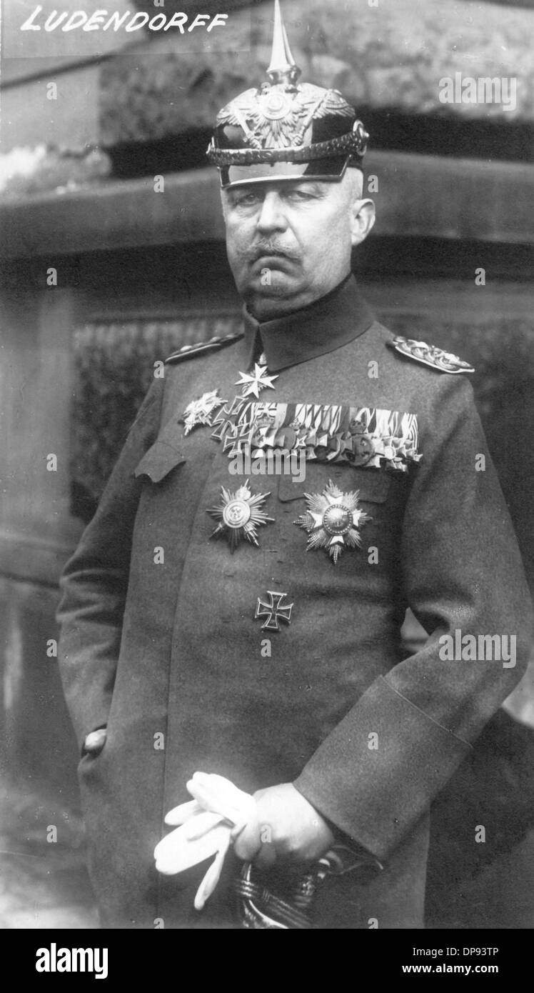 German General Erich Ludendorff in a Prussian military uniform around 1918. Ludendorff (1865-1937) was Quartermaster General and part of the Third Supreme Command of the Geman Imperial Army in World War I. After the victory of Liege in Belgium, he was awarded the Prussion military decoration Pour le Mérite. Fotoarchiv für Zeitgeschichte Stock Photo