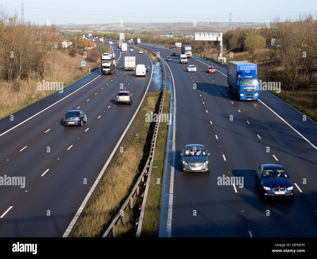 Junction 28 m1 motorway hi-res stock photography and images - Alamy