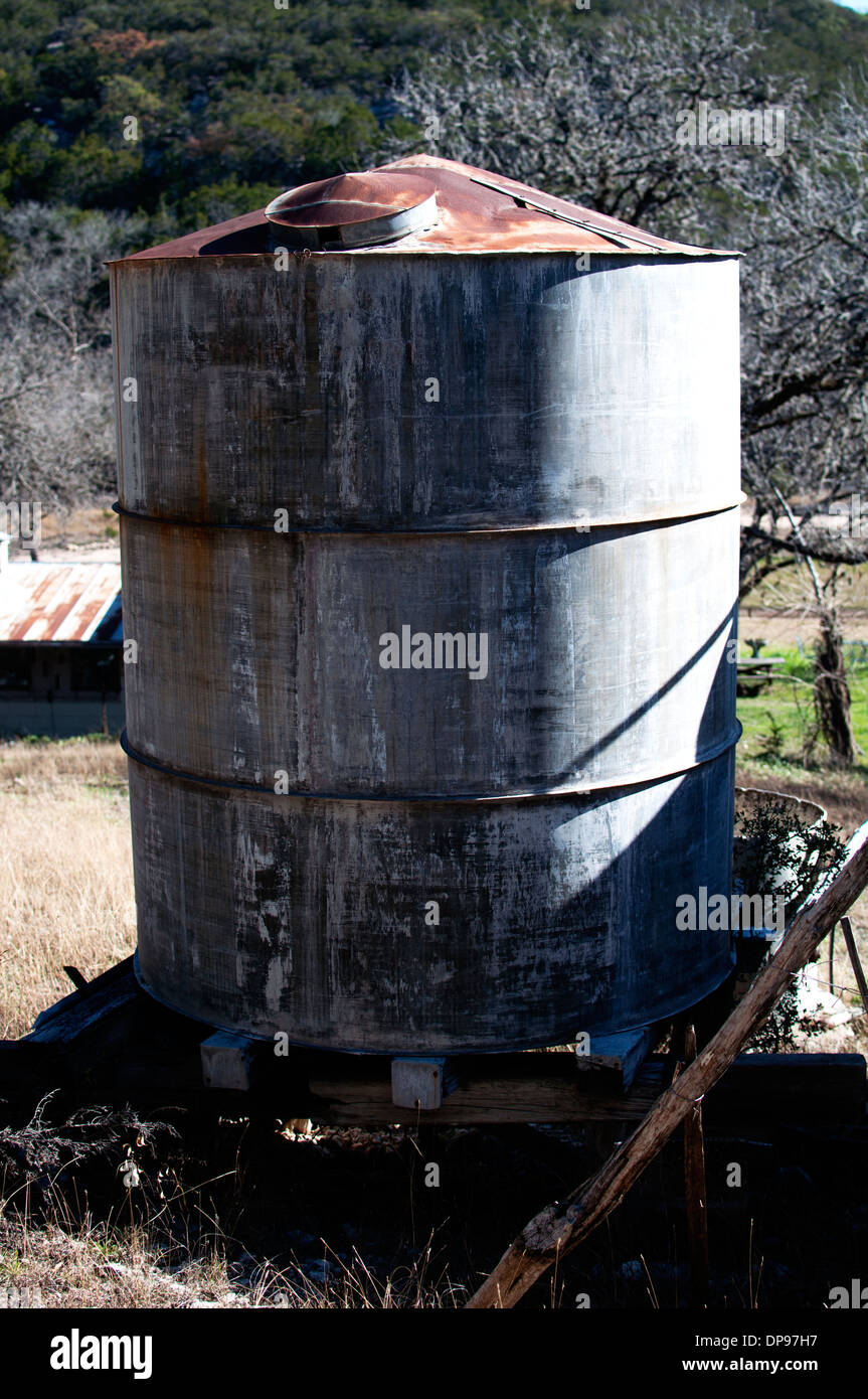 Rusted tank hires stock photography and images Alamy