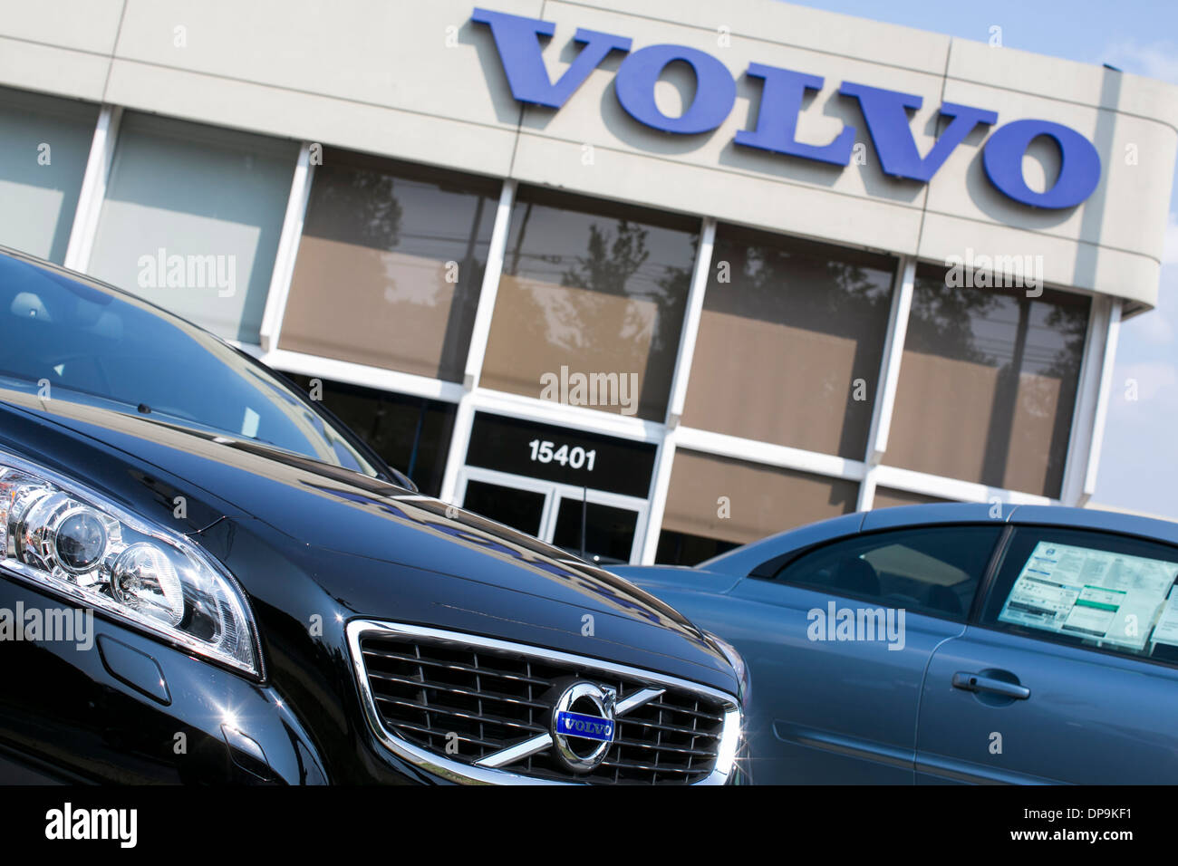 A Volvo dealer lot in suburban Maryland Stock Photo Alamy