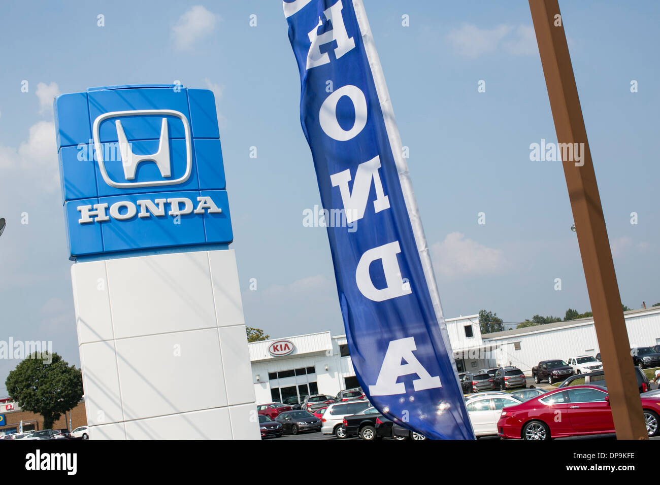 Honda motor dealer sign hires stock photography and images Alamy