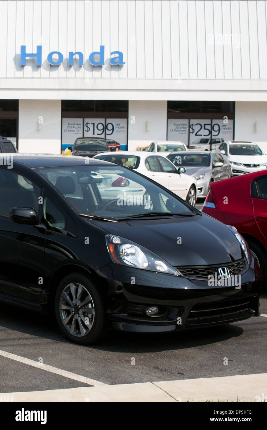 Honda motor dealer sign hires stock photography and images Alamy