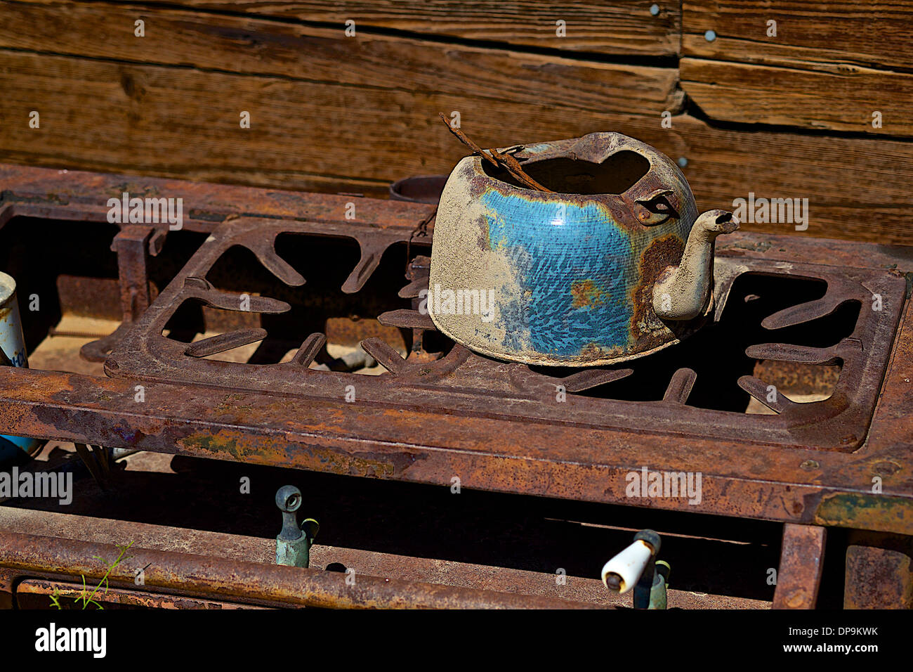Antique kettle hires stock photography and images Alamy