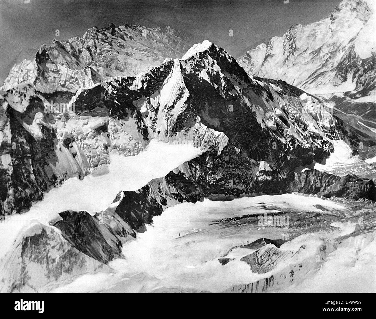 Mt everest aerial hi-res stock photography and images - Alamy