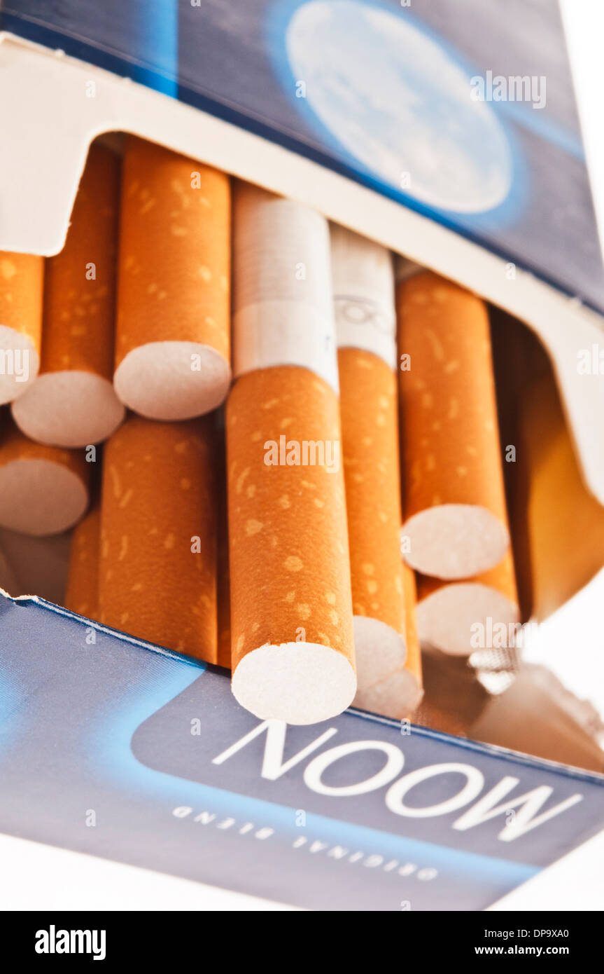 Tobacco habit hires stock photography and images Alamy