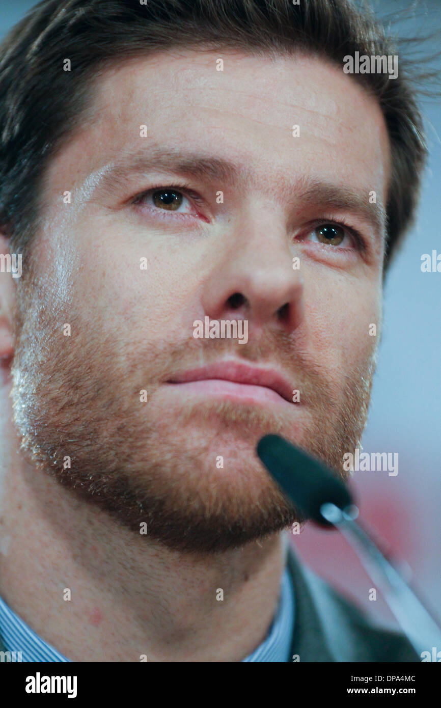 Madrid, Madrid, Spain. 10th Jan, 2014. Xabi Alonso holding a press conference for his renewed contract with Real Madrid at the Santiago Bernabeu Stadium on January 10, 2014 in Madrid, Spain Credit:  Madridismo Sl/Madridismo/ZUMAPRESS.com/Alamy Live News Stock Photo