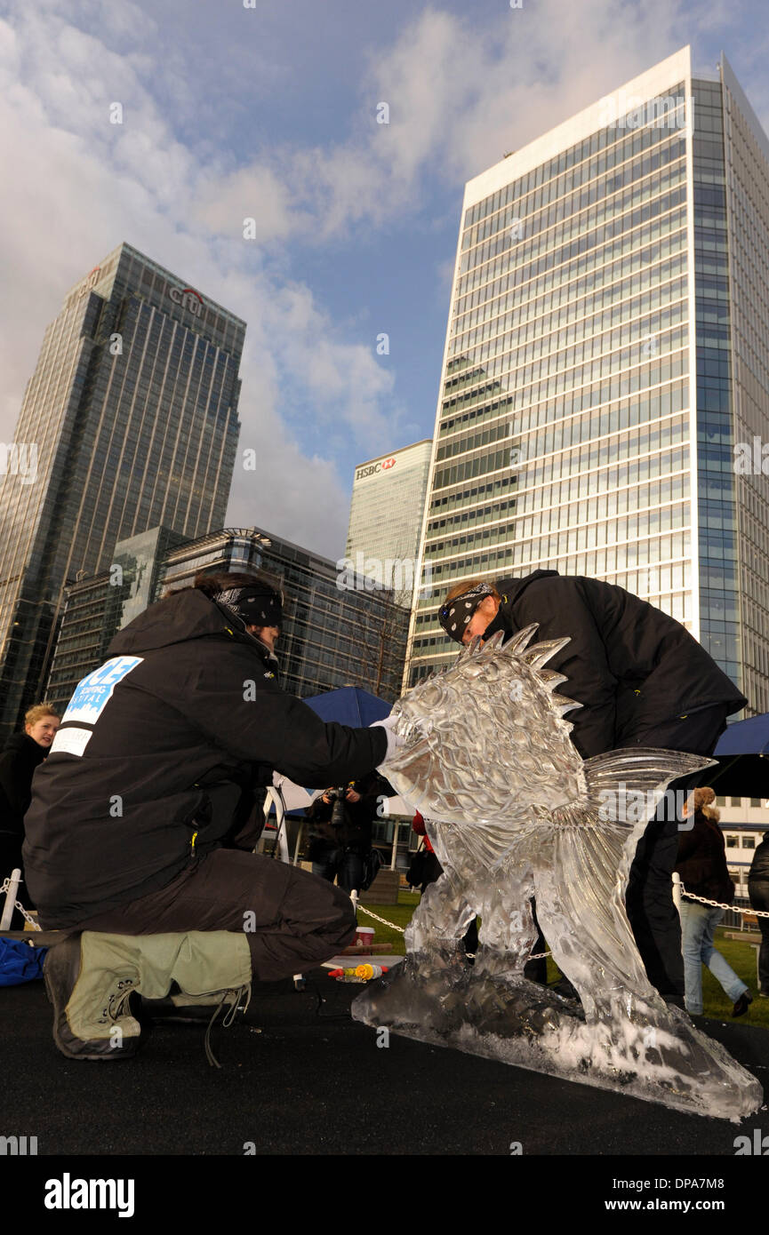 Ice sculptures canary wharf hi-res stock photography and images - Alamy