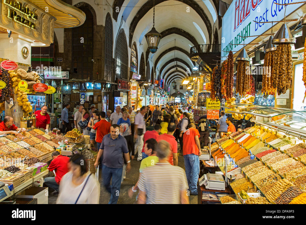 shoppers and shops spice market istanbul turkey stock photo alamy