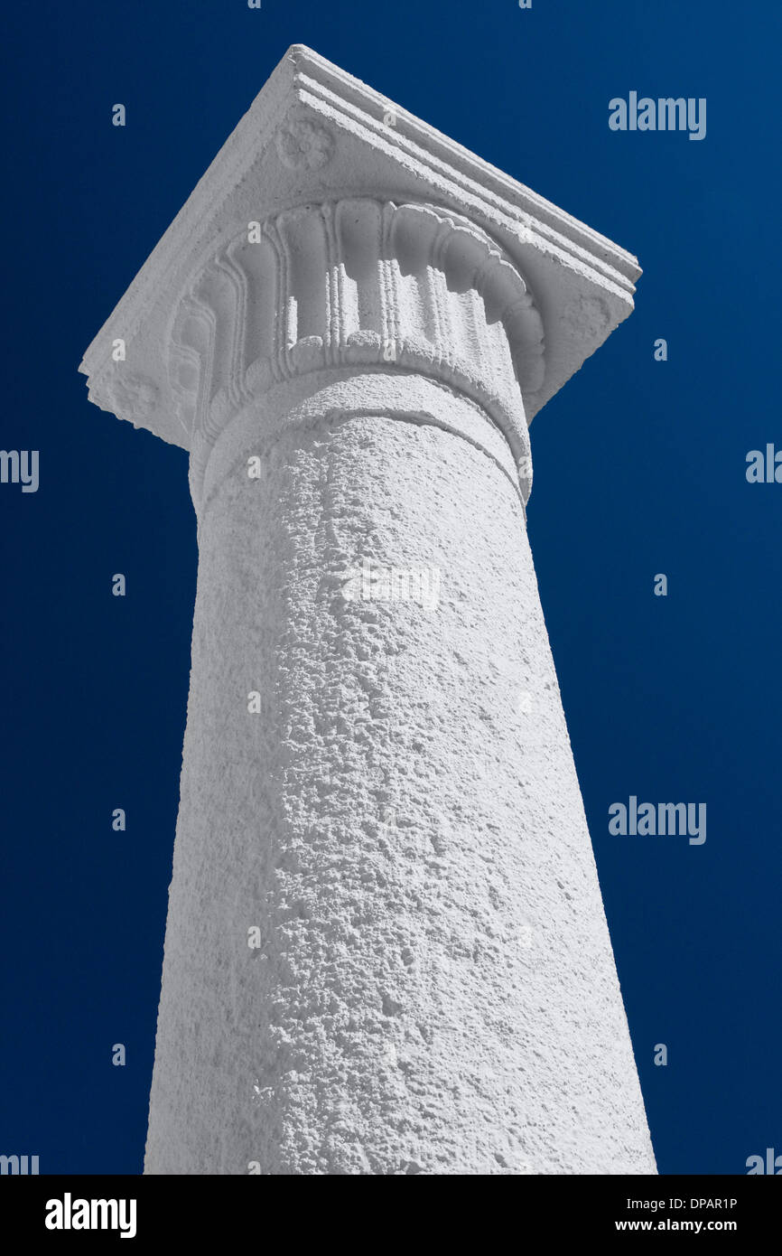 White column hi-res stock photography and images - Alamy