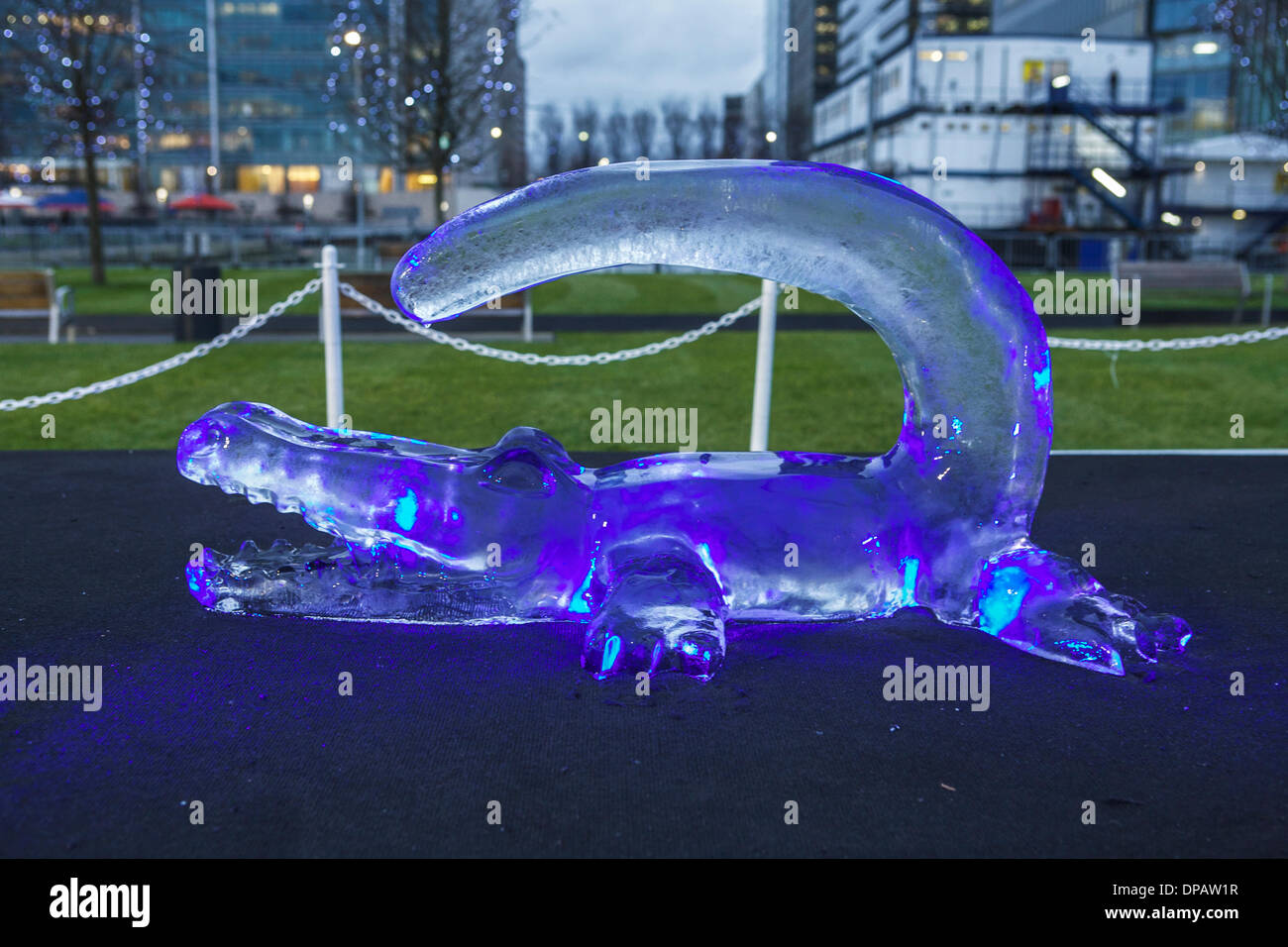 Ice crocodile sculpture hi-res stock photography and images - Alamy