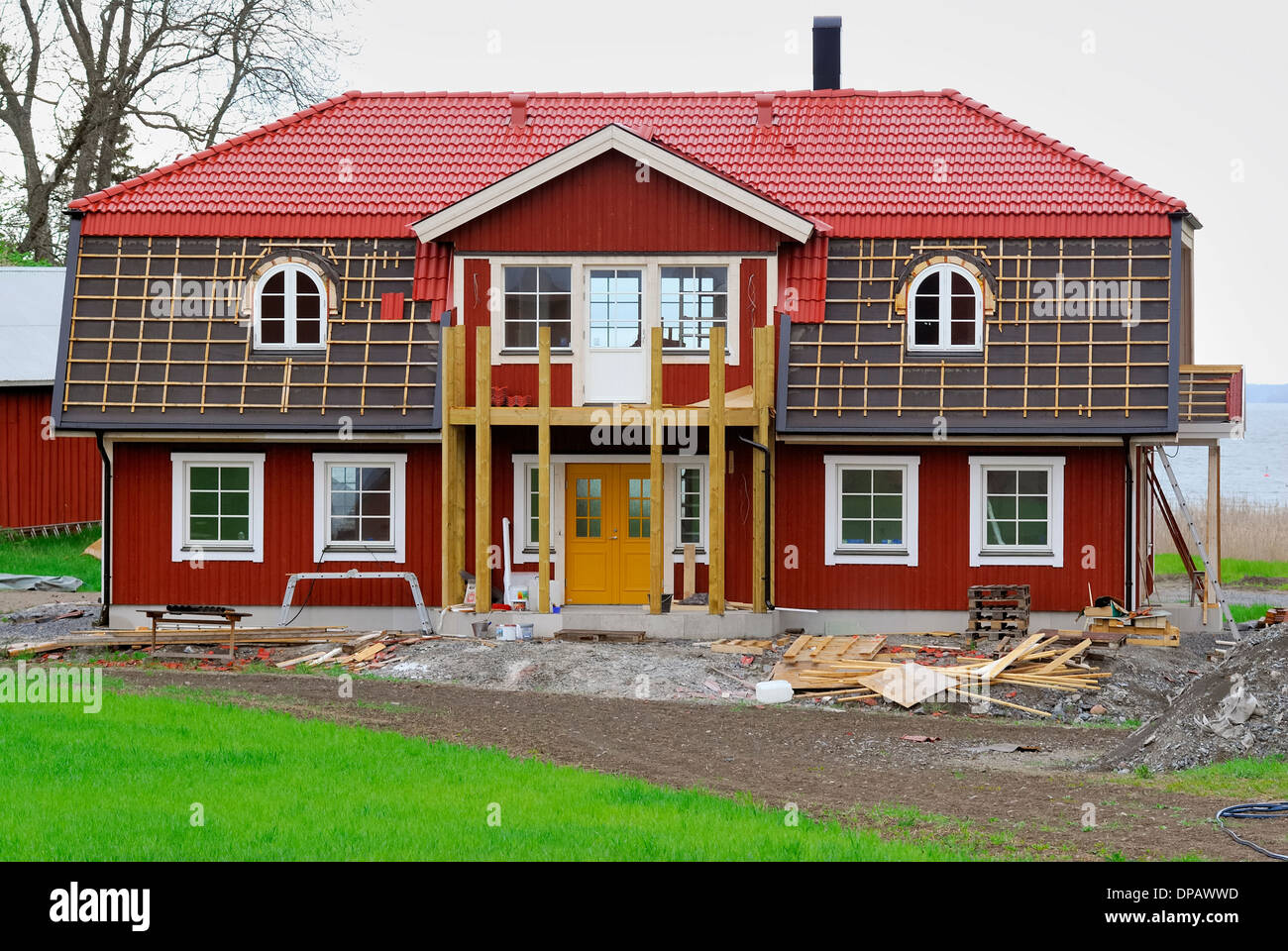 House under construction exterior hi-res stock photography and images ...