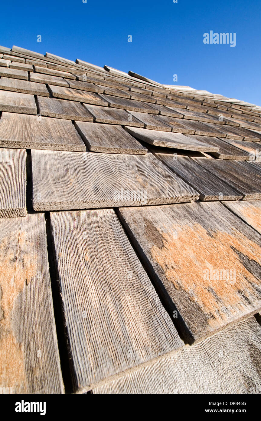 wood shingles roof roofs tiles tile wooden traditional overlap overlapping wooden Stock Photo