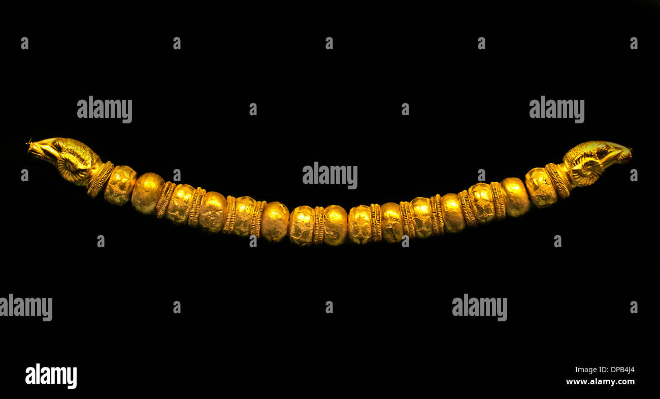 Etruscan necklace gold jewellery  550 BC Etruria  Italy Stock Photo