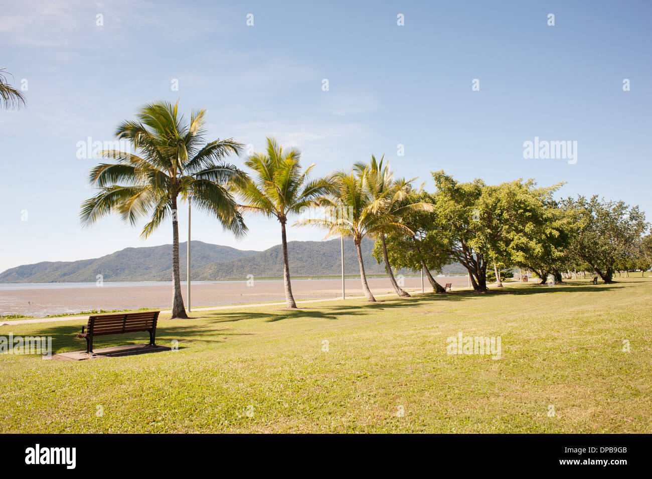 Esplanade greenery hires stock photography and images Alamy