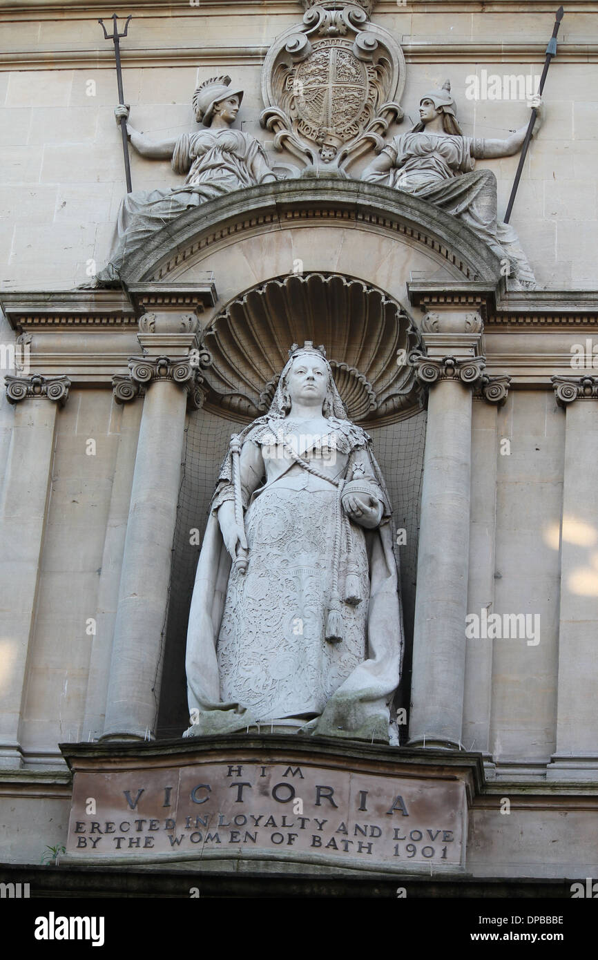 Queen Victoria statue, Victoria Art Gallery, Bath, Somerset, UK Stock ...