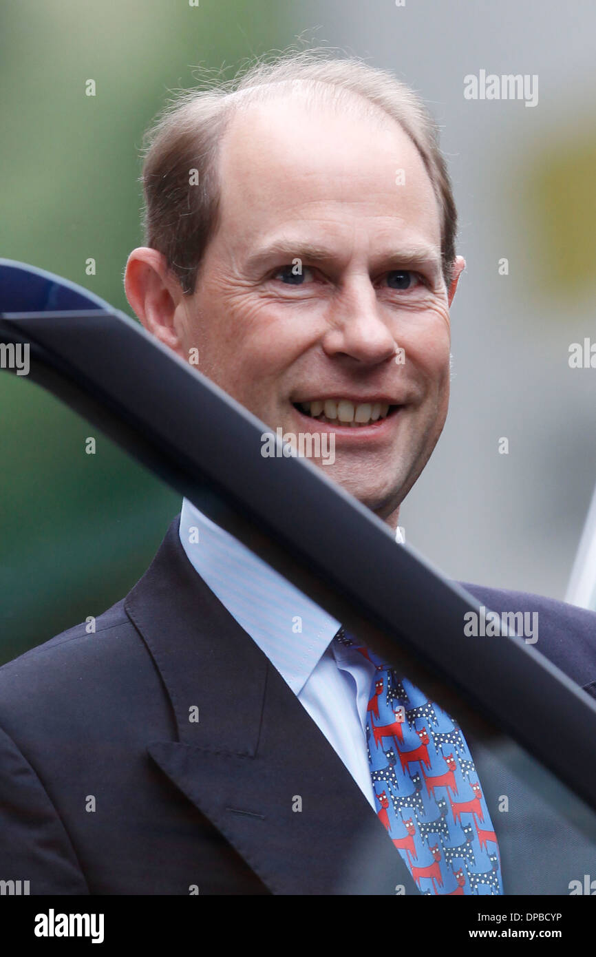 Prince Edward, Earl of Wessex arrives at the London Clinic where his father Prince Philip the Duke of Edinburgh is hospitalised Stock Photo