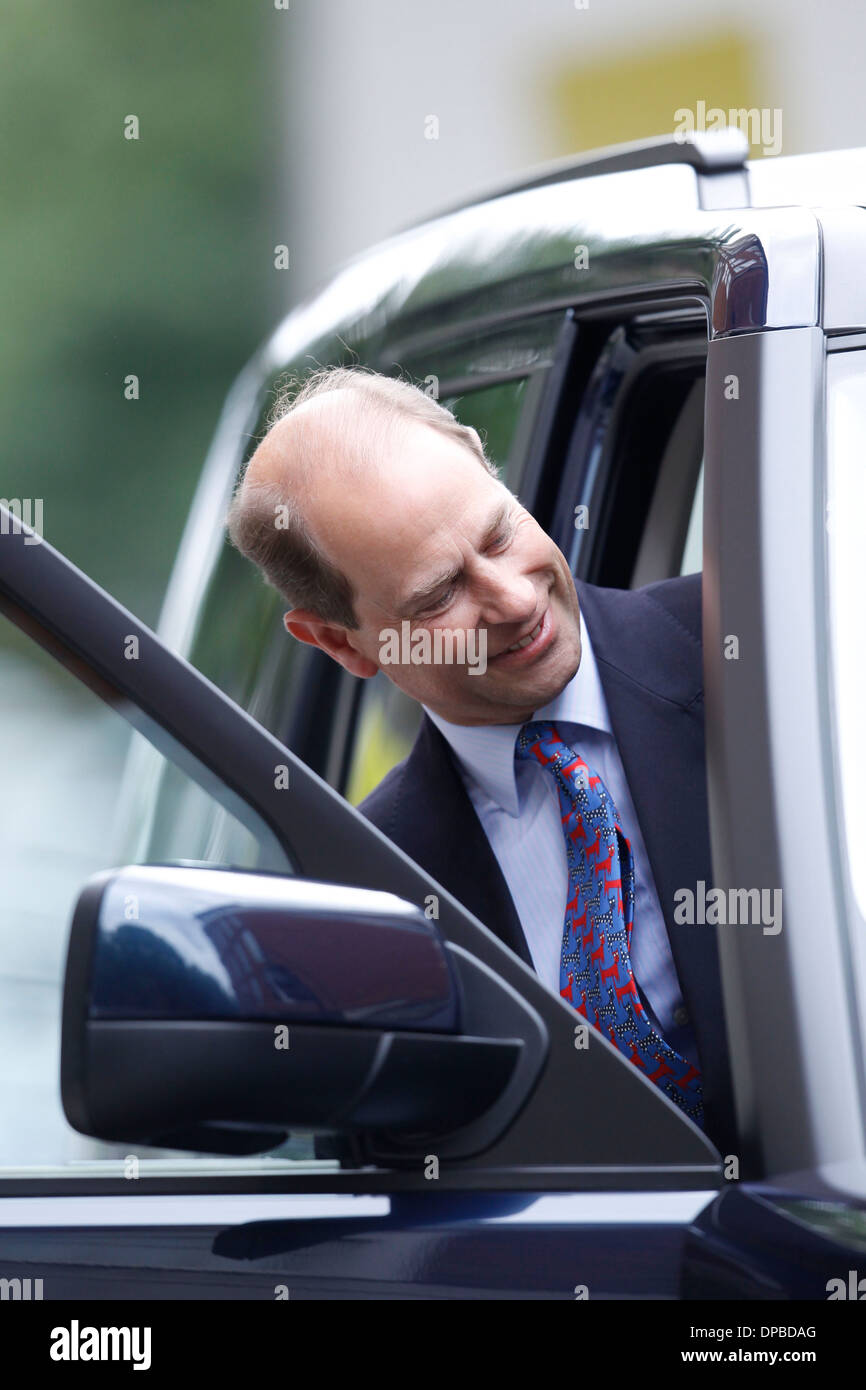 Prince Edward Earl Of Wessex Arrives At The London Clinic Where His Stock Photo Alamy