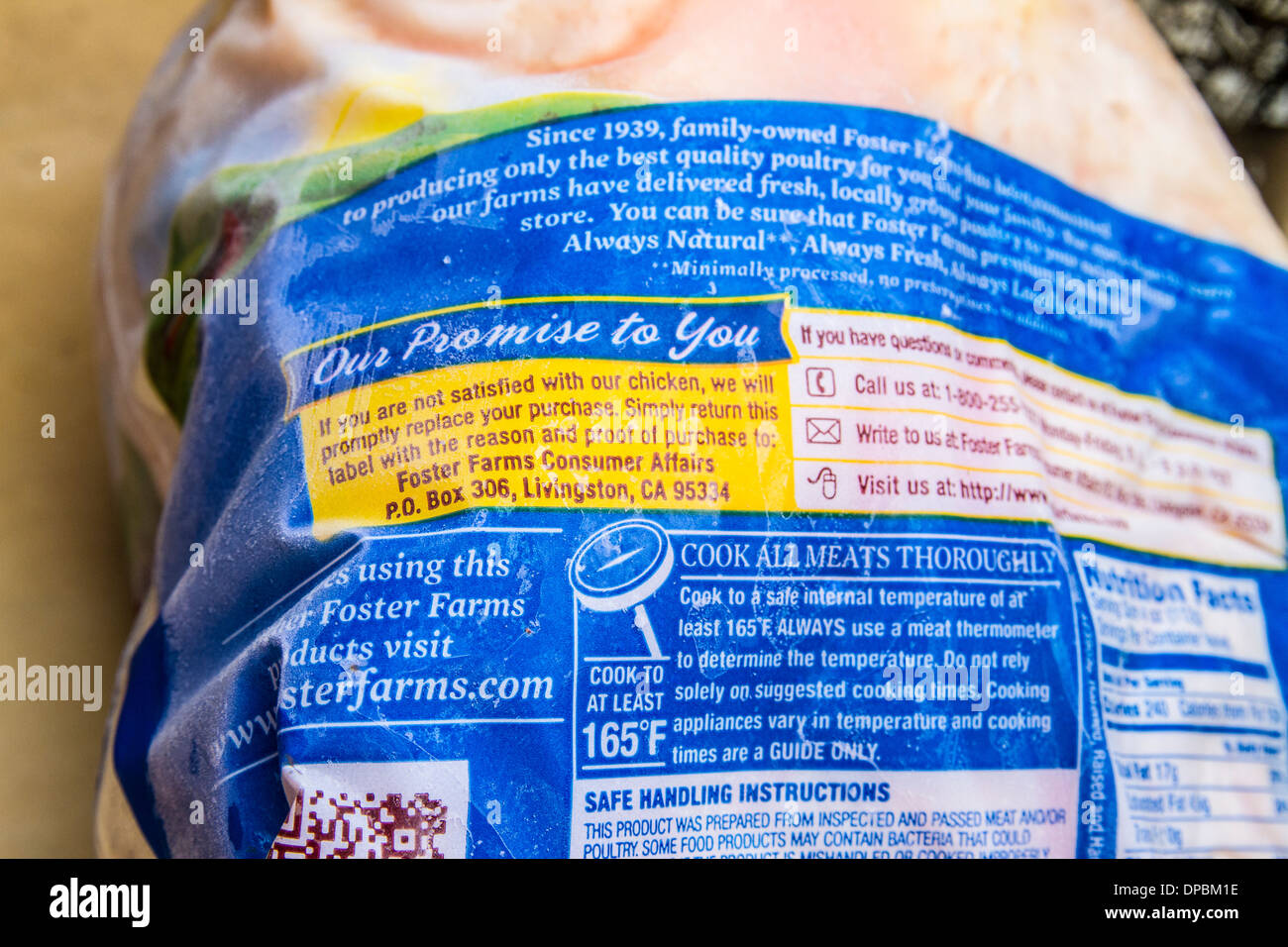 https://c8.alamy.com/comp/DPBM1E/a-foster-farms-frozen-chicken-the-foster-farms-chicken-processing-DPBM1E.jpg