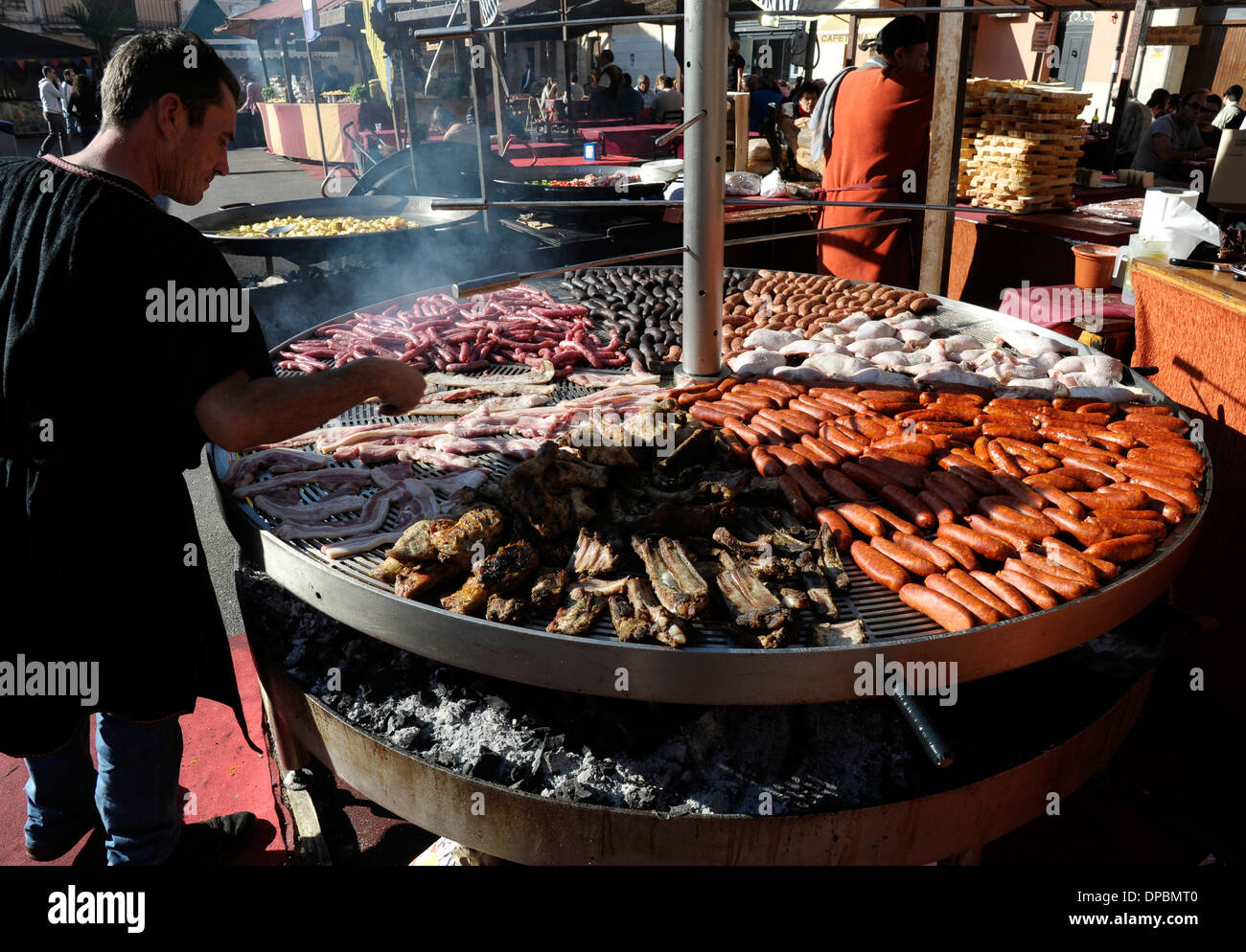 Giant barbecue hi res stock photography and images Alamy