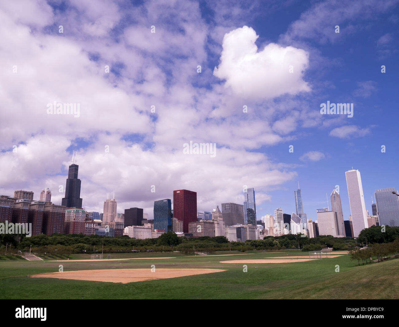 Skyscraper skyline from Grant Park, Chicago, Illinois Stock Photo - Alamy
