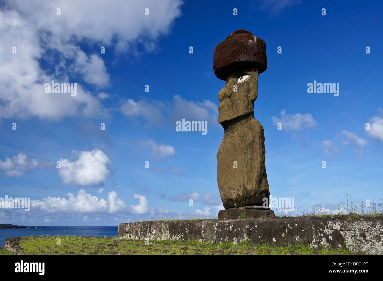 Ahu Ko Te Riku moai at Tahai Ceremonial Complex, Easter Island, Chile Stock Photo