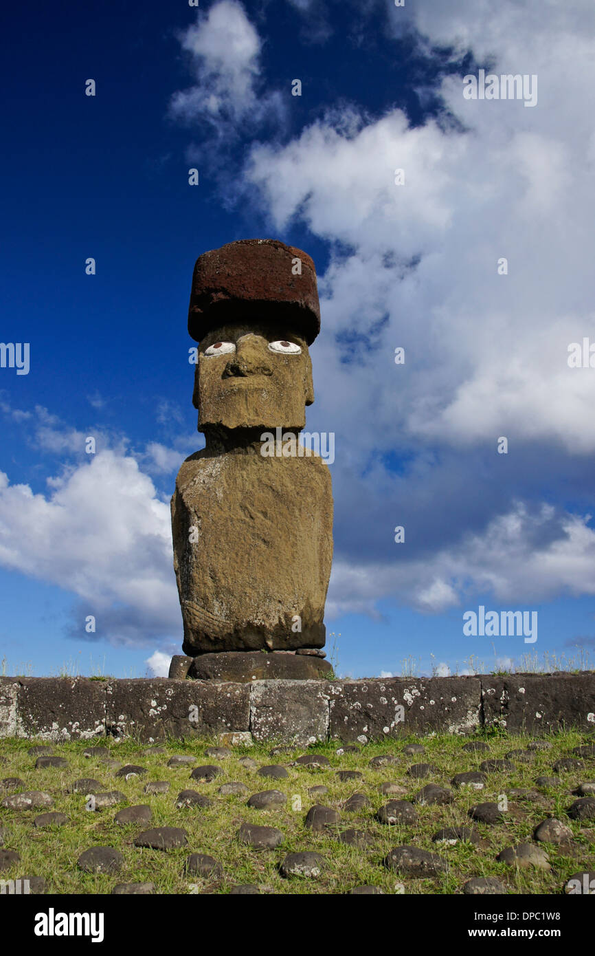 Ahu Ko Te Riku moai at Tahai Ceremonial Complex, Easter Island, Chile Stock Photo