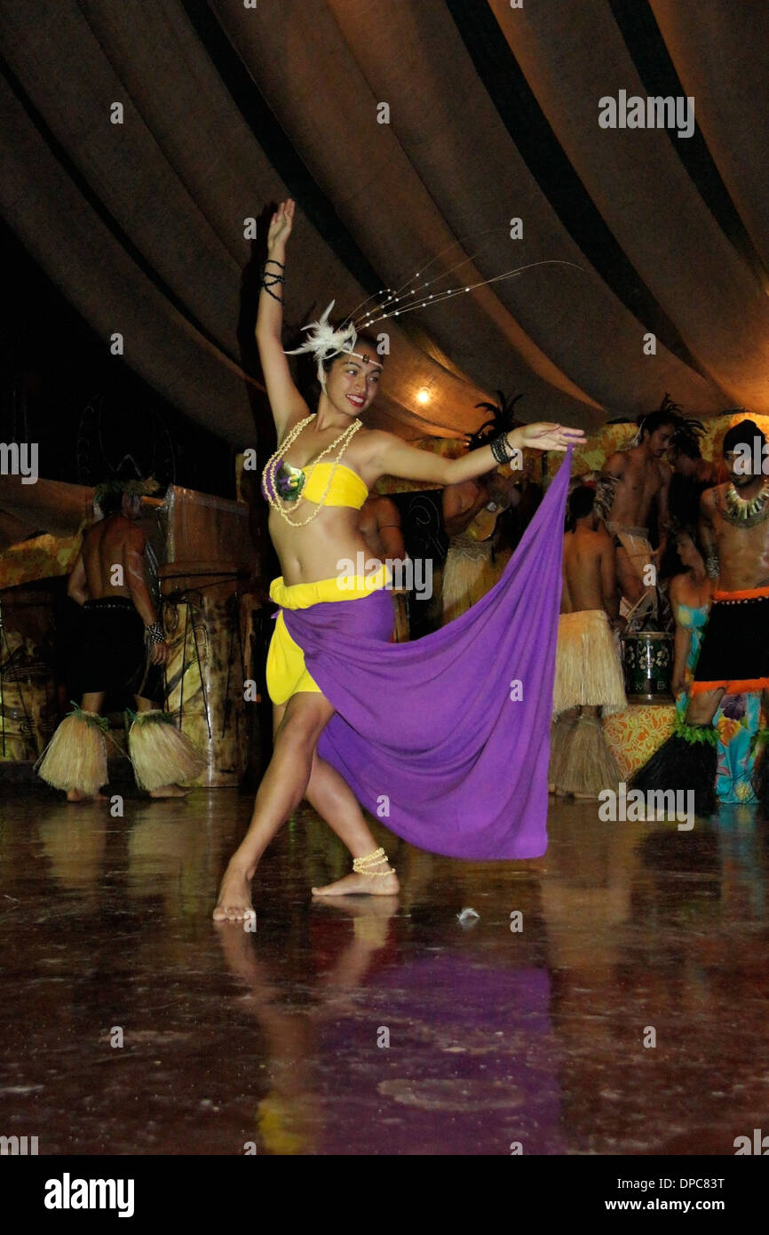 Kari Kari troupe of Rapa Nui dancers and musicians, Hanga Roa, Easter Island, Chile Stock Photo