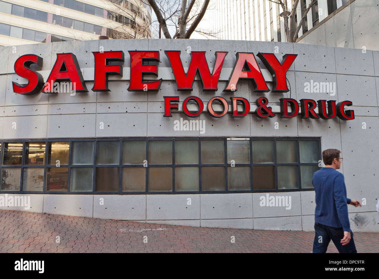 Safeway grocery store hires stock photography and images Alamy