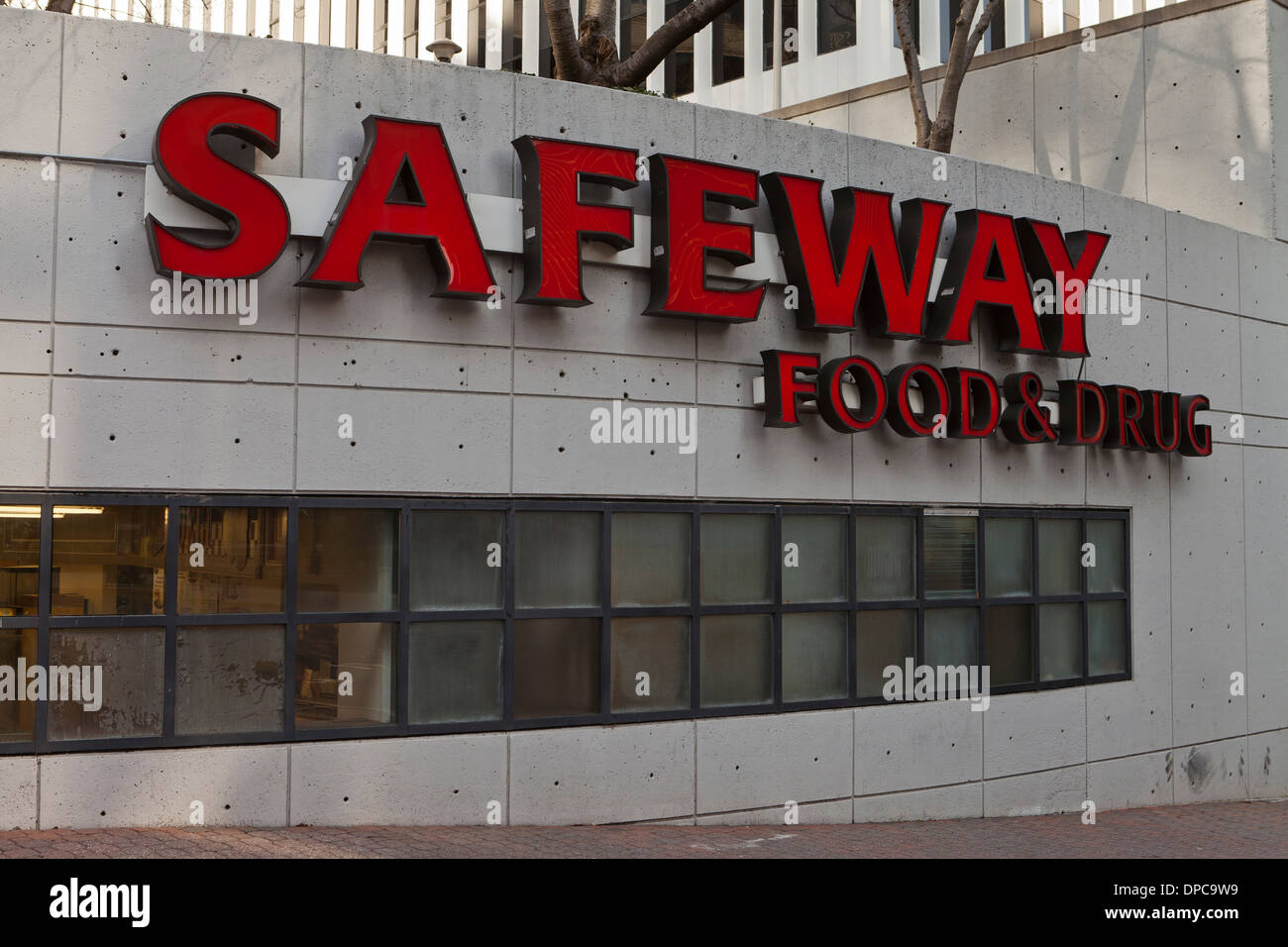 Safeway grocery store hires stock photography and images Alamy