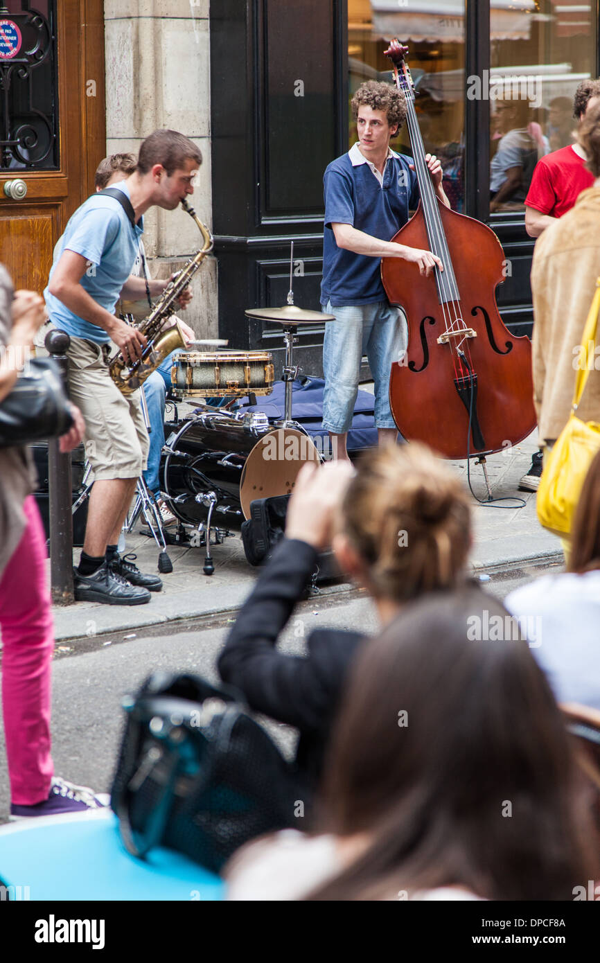 Street music in Paris Stock Photo Alamy