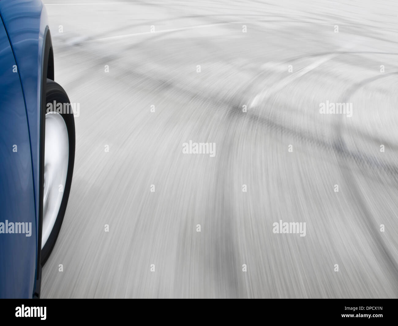 Car swerving on road hi-res stock photography and images - Alamy
