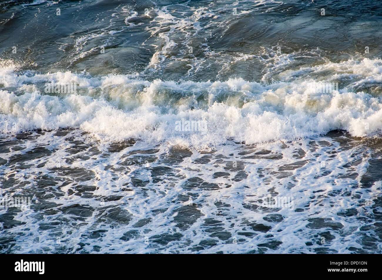 Dynamic waves hi-res stock photography and images - Alamy