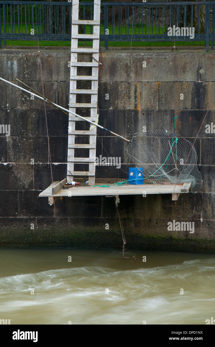Fishing at cascade locks hires stock photography and images Alamy
