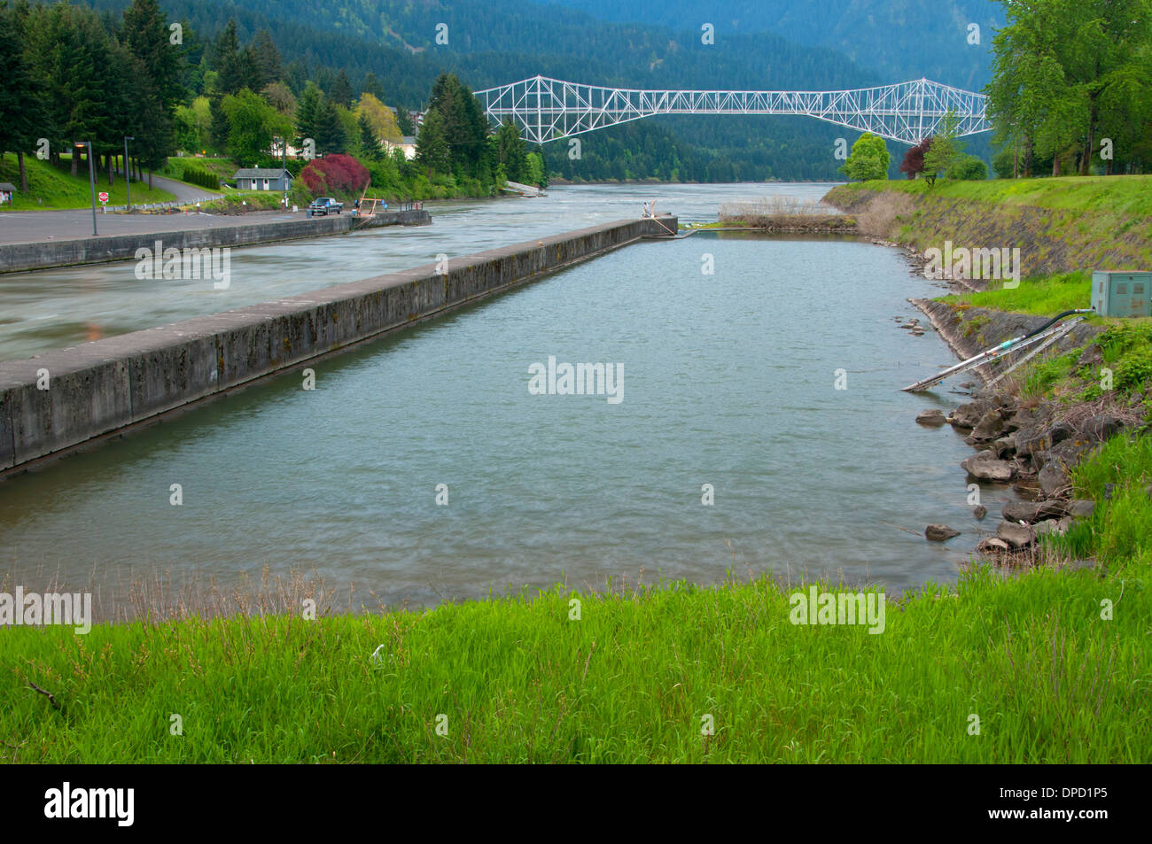 Lock channel, Cascade Locks Marine Park, Cascade Locks, Columbia River