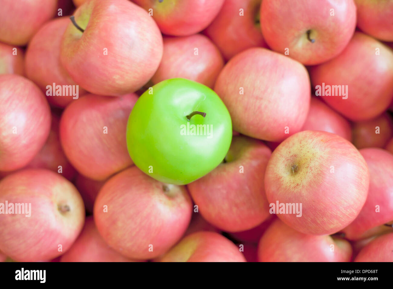 Apples supermarket shelves hi-res stock photography and images - Alamy