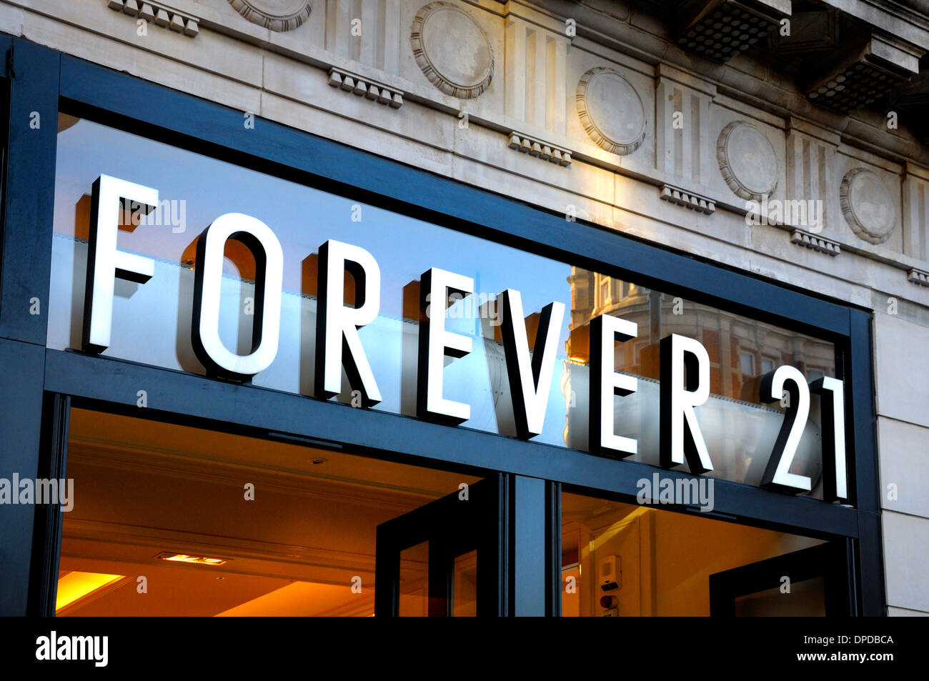 9,585 Forever 21 Stock Photos, High-Res Pictures, and Images