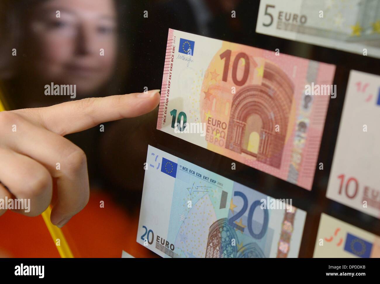 10 euro bill hi-res stock photography and images - Alamy, 10