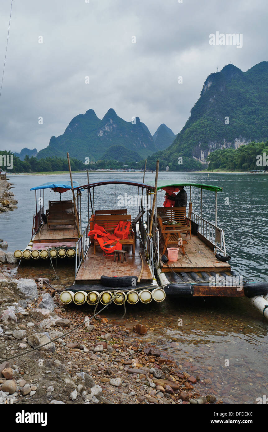 Bamboo rafts in Xing Ping, Guilin, China Stock Photo