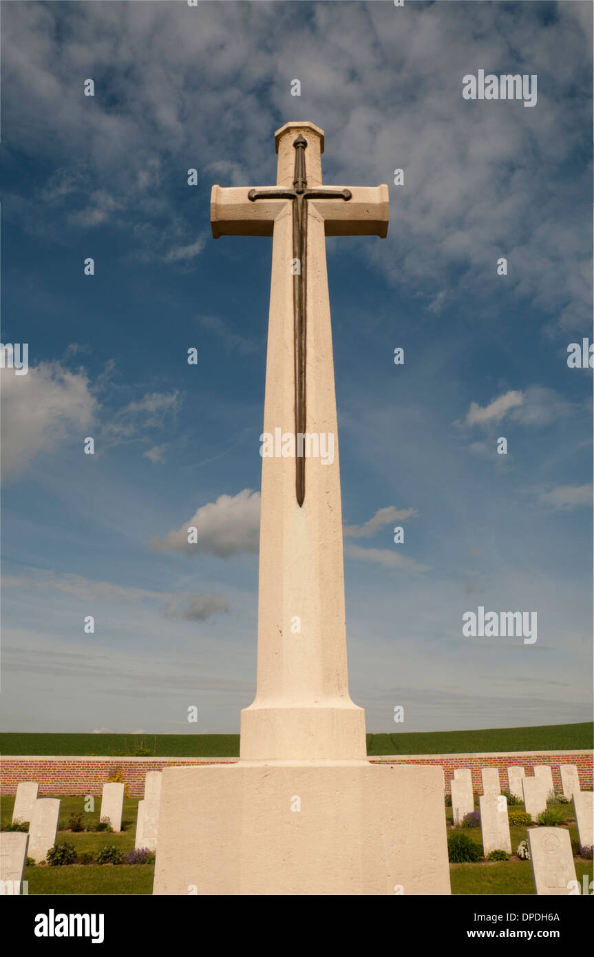 Cross of sacrifice at a Commonwealth War Cemetery, France Stock Photo