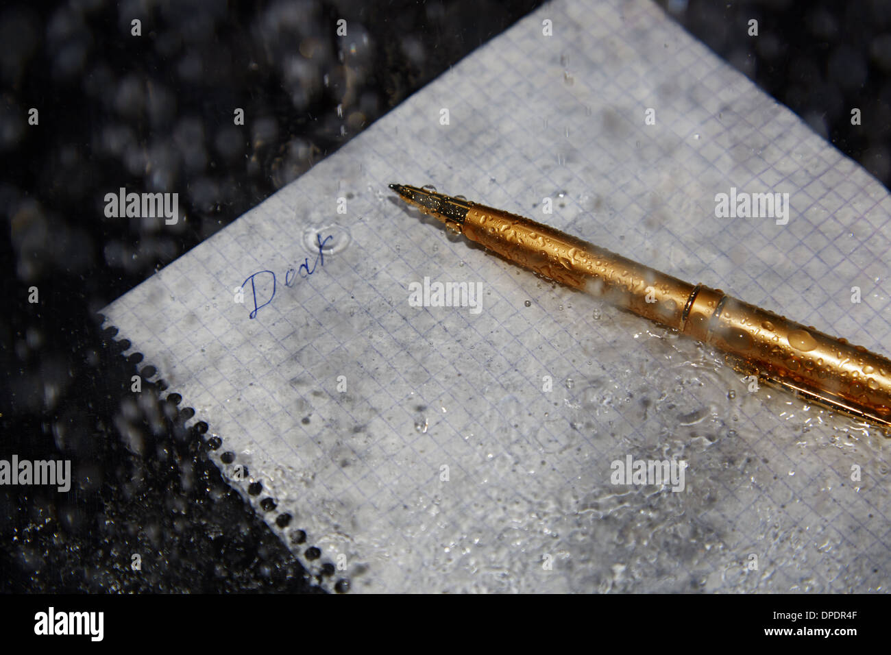 письмо под дождем. письма дождливого дня лидерам. письмо про дождь роберт рождественский. дождливые письма. анна тимирева письма колчаку.