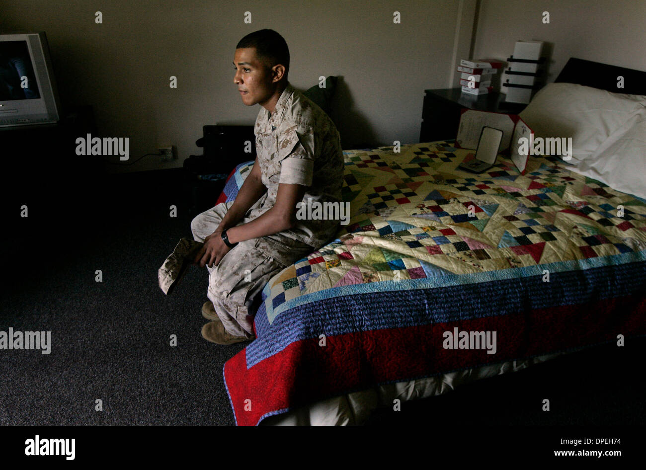 (Published 8/11/2006, B-1, NC-1, NI-1) August 10th, 2006, Camp Pendleton, California, USA Cpl. JACKSON ENRIQUE LUNA talks to a reporter about his experiences in Iraq while sitting in his room at the new Wounded Warrior Center on Thursday at Camp Pendleton, California. Luna was shot by a sniper.  Mandatory Credit: photo by Eduardo Contreras/San Diego Union-Tribune/Zuma Press. copyri Stock Photo
