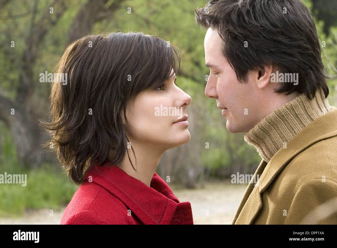 Aug. 03, 2006 - SANDRA BULLOCK stars as Kate Forster and KEANU REEVES stars as Alex Wyler in Bros. Pictures' and Village Roadshow Pictures' romantic drama ''The Lake House.''. STILL.