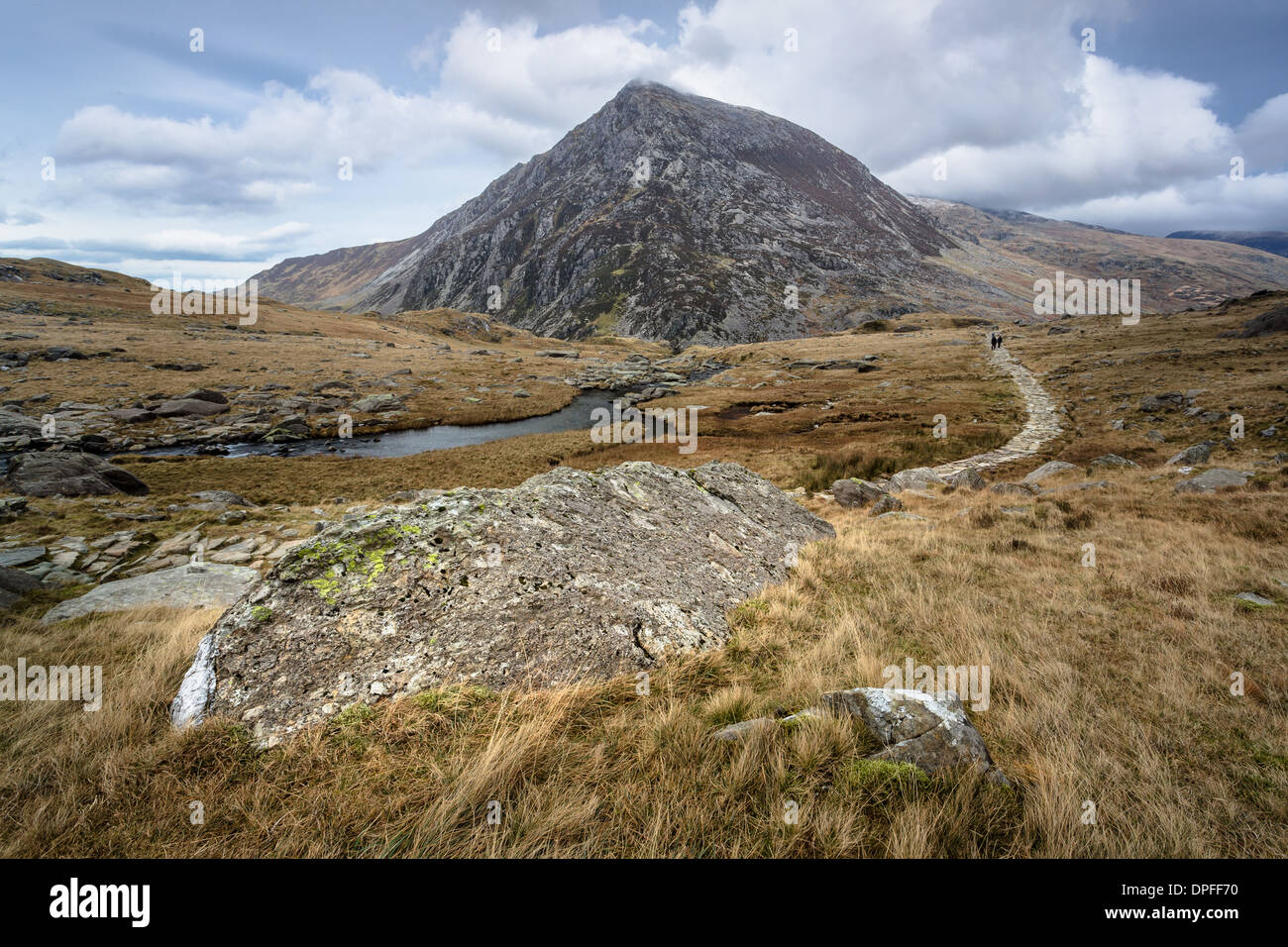 pen-yr-ole-wen-taken-from-llyn-idwal-in-the-ogwen-valley-snowdonia