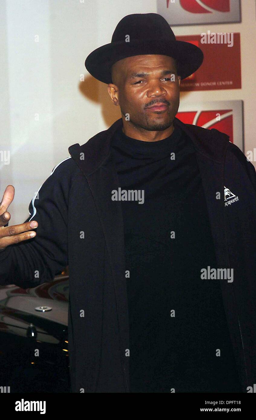 Apr. 11, 2006 New York, New York, U.S. SATURN ROCKS TIMES SQUARE TO