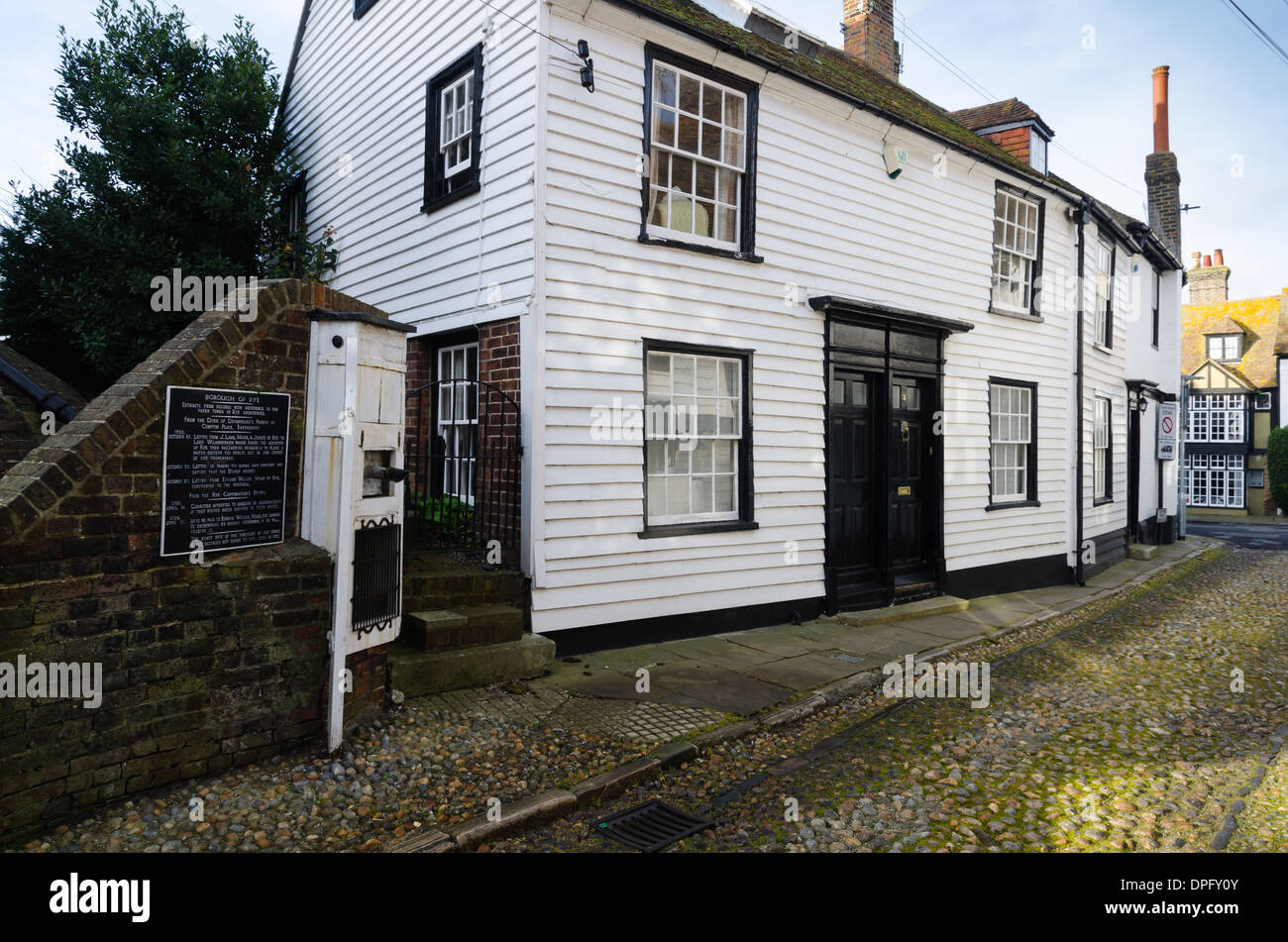 Cobbled streets and the old pump house in Rye, East Sussex Stock Photo