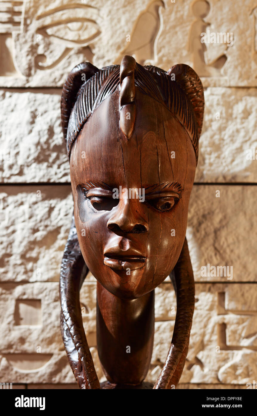 Nigeria wood carving hires stock photography and images Alamy