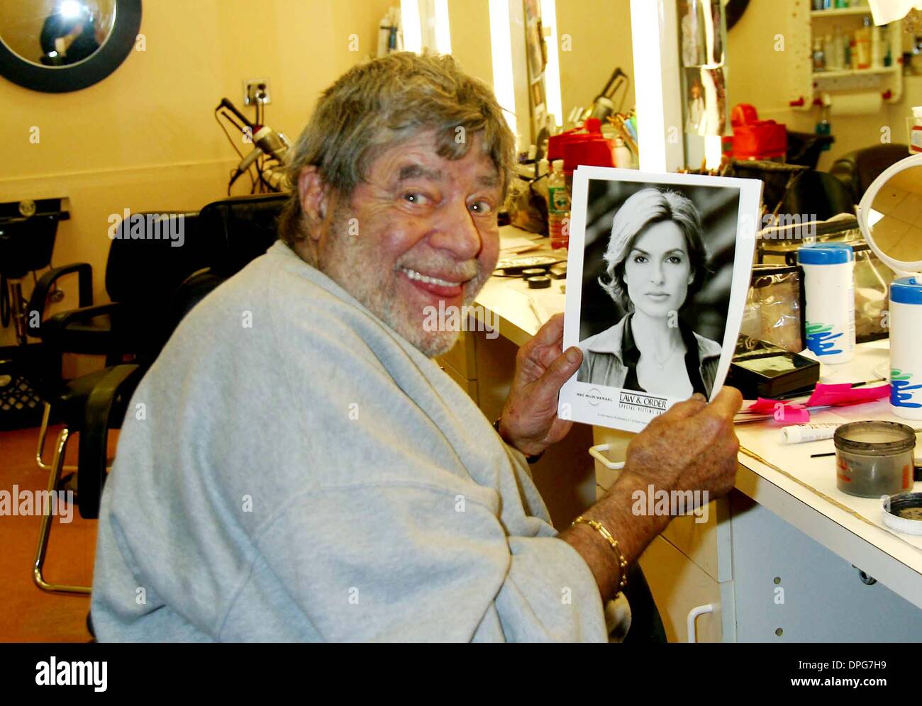Apr. 7, 2006 - New York, New York, U.S. - K47451JBU.***EXCLUSIVE***.JERRY LEWIS FILMING AN EPISODE OF '' LAW AND ORDER SVU '' IN NORTH BERGEN , NEW JERSEY  04-07-2006.  -   JERRY LEWIS..EXCLUSIVE RIGHTS TO BE NEGOTIATED(Credit Image: © Judie Burstein/Globe Photos/ZUMAPRESS.com) Stock Photo